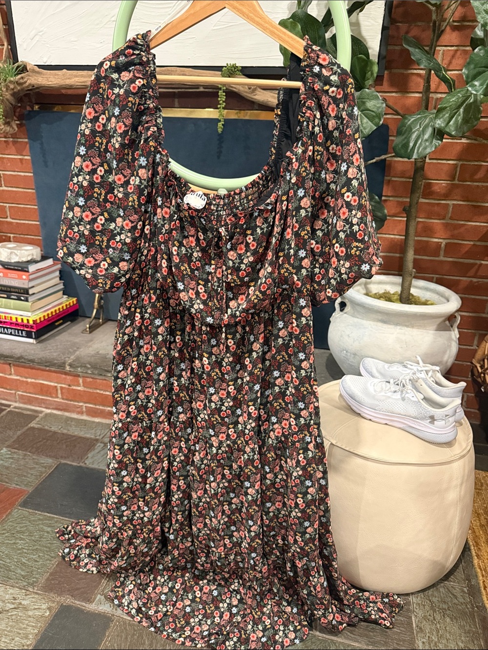 Arula Floral Puff Sleeve Maxi Dress - Black Floral